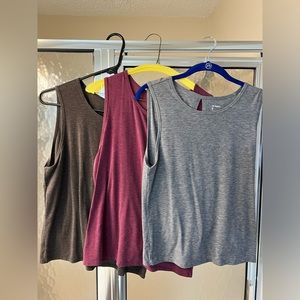 Lot of Gap Fit open backed tanks